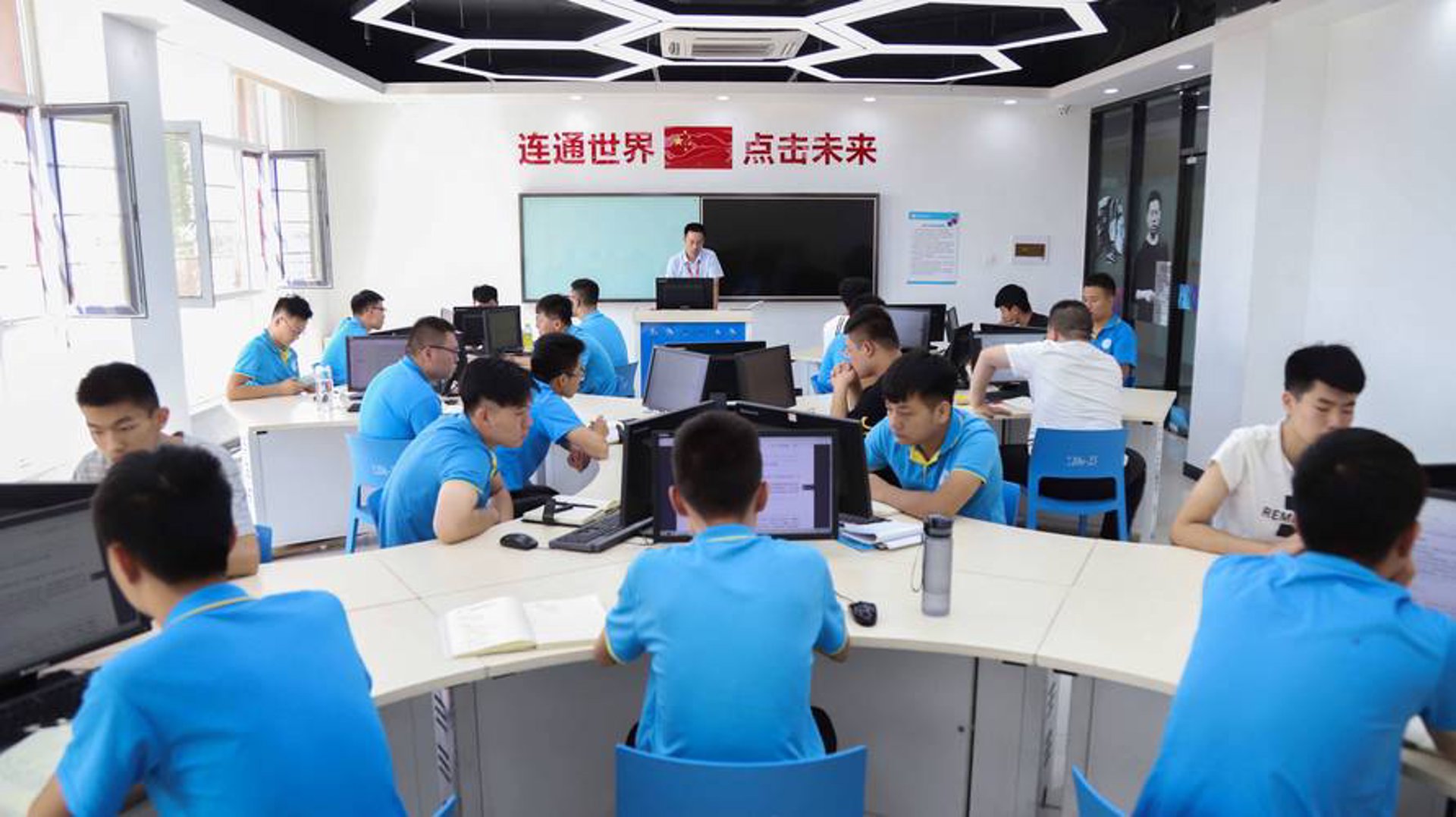 精准导航，未来已来：北斗导航系统的发展与应用
